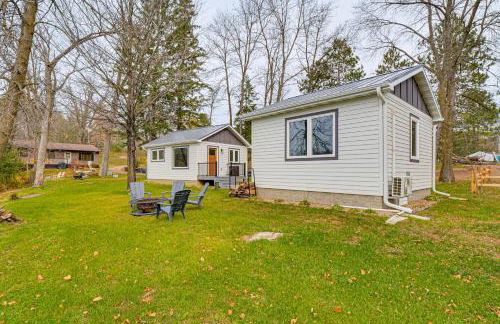 Fish, Swim and Explore! 2-Cabin Camp on Round Lake - Foto 25