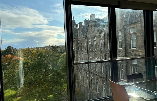 Stunning Park View Quartermile Apartment Close Proximity to Castle & University - Foto 25