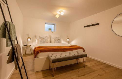 Nature Retreat Pool, Hot Tub, Sauna, Hiking-Caves - Photo 13