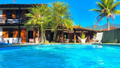 Casa especial com piscina e jardim - Foto 2