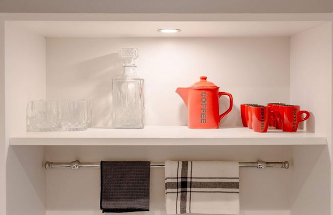 Central 2BD Flat w/ River View Balcony - Vauxhall! - Photo 12