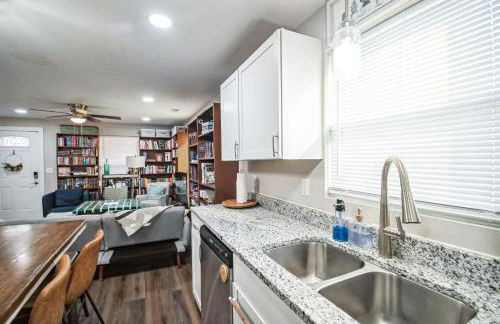 Charming Pet Friendly Concord Retreat home - Foto 18