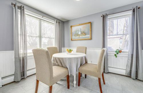 half Mi to Dtwn and Harbor Park Home with Large Yard! - Foto 8