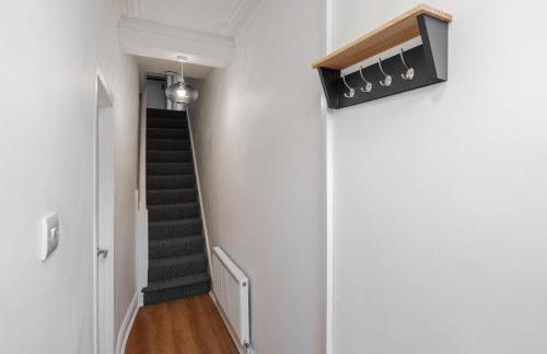 3 Bed House Near Liverpool Parking Sleeps 5 - Foto 53