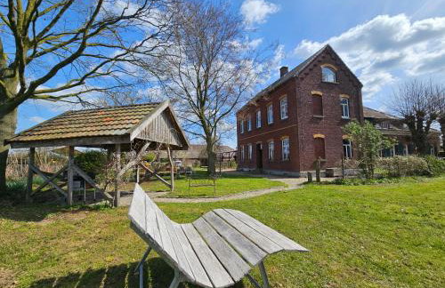 Das alte Herrenhaus auf dem Bio-Bauernhof - Foto 1