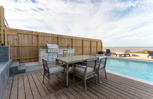 Waterfront Home with Pool Spacious Bay , Sleeps 16 - Foto 100