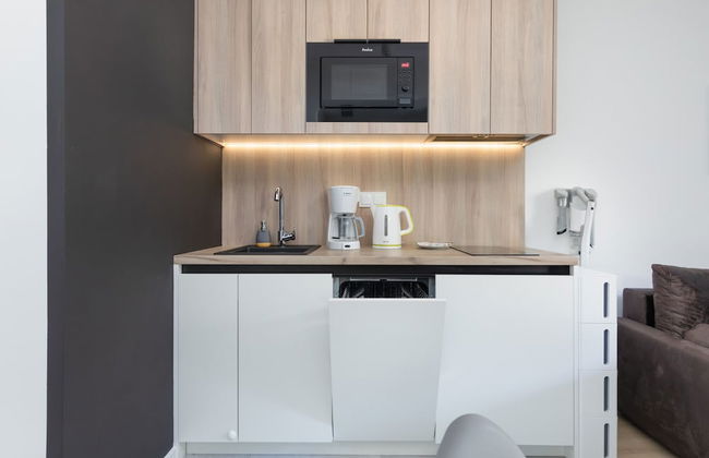 Shellter Suita Flora by Renters Prestige - Photo 7