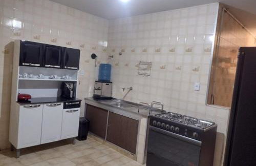 Apartamento amplo 10 mim da praia - Foto 49