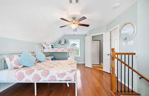 Stunning bayfront home with spacious deck and incredible Galveston Bay views - Foto 37