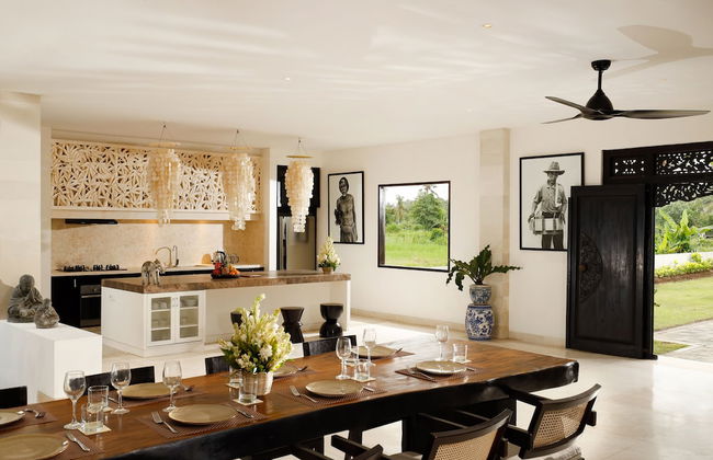 Black Beach Villa - Absolute Beachfront - Photo 6