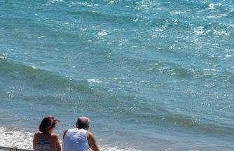 Sound of the Sea, beach front Bungalow with hot tub, in Tywyn - Foto 56