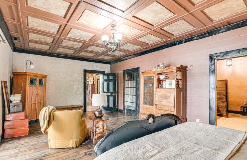 Upscale Getaway on Smith Lake with Boat Dock - Foto 11