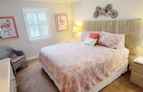 H1 downstairs and comfy king and two twins really nice kitchen and baths - Foto 13