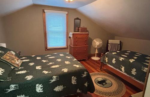 Moose Riverside Bungalow 3BR Home Old Forge NY - Foto 8