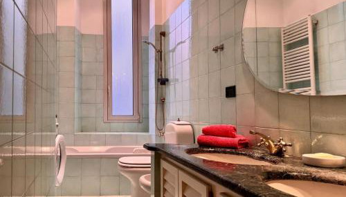 YR Apartments - Duca D'Aosta - 3 Min Walk to Central Station - Photo 4, towels