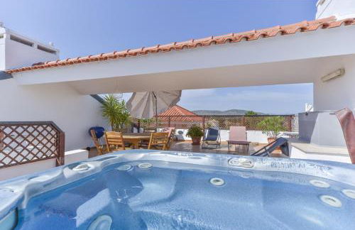 Apartamento Vila Sol com terraço e jacuzzi privad - Foto 1