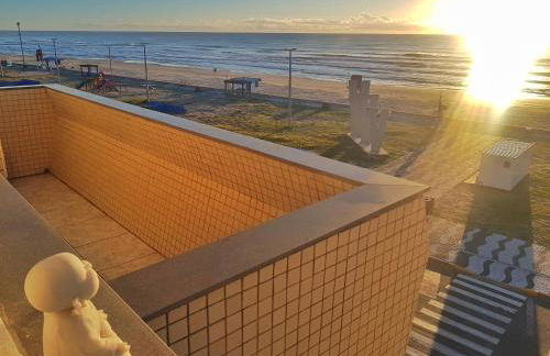 Incrível Sacada à Beira Mar APTO 3Q - Foto 1