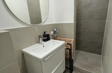 Zentrale moderne City-Wohnung - Netflix - Nespresso - Foto 31