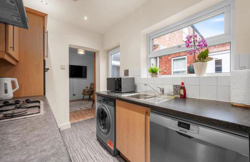 Cosy well-connected 3-bed house - Photo 8