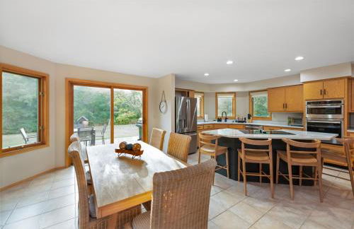 Charming Sister Bay Home Backyard Oasis & HotTub - Foto 21