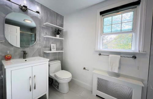 Modern and Spacious Home Close to Beaches and Main Attractions - Foto 14