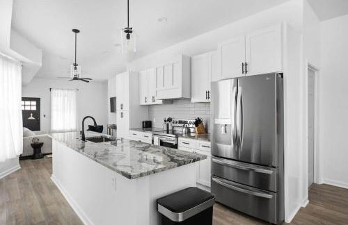 Full Duplex Retreat-Two Homes Near Eastside- Family Friendly - Foto 2