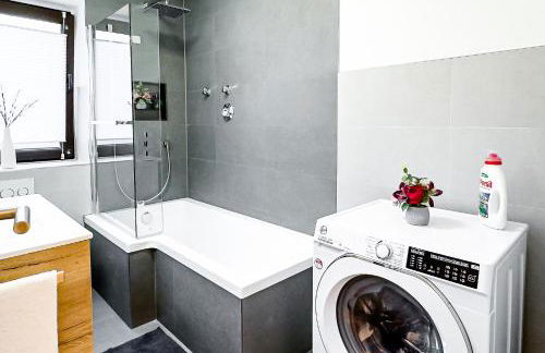 Charmantes 3-Zi-Apartment am Schlössle in Lechhausen-Garage-Balkon-Küche-Smart TV - Foto 31