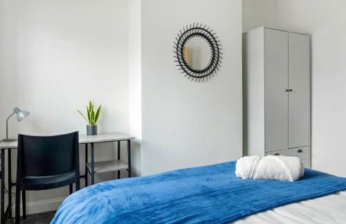 Lovely 2 Bedroom House - Free Parking - Accommodation near QMC Hospital & University of Nottingham - Suitable for Short Stays & Long Stays - Photo 32