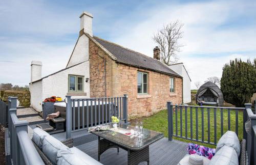 The Gate Lodge - Hot Tub 1 bedroom, log burner - Photo 6