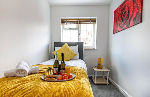 Milton Keynes for Families and Contractors with Private Parking - Foto 21