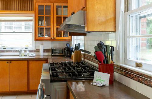 Spacious 2BR in Grand Old Home, Downtown Durham - Photo 30