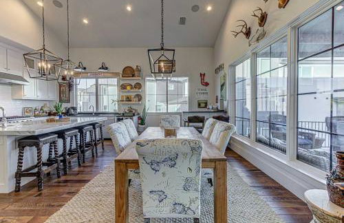 Immaculate Waterfront Family Home for 16 w Private Dock - Foto 22