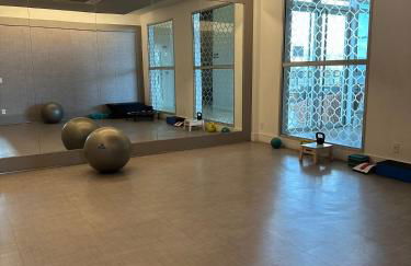 Studio moderno com vista incrível e garagem - Foto 18