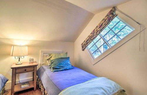 Lovely Brookfield Home with Private Deck and Views - Foto 23