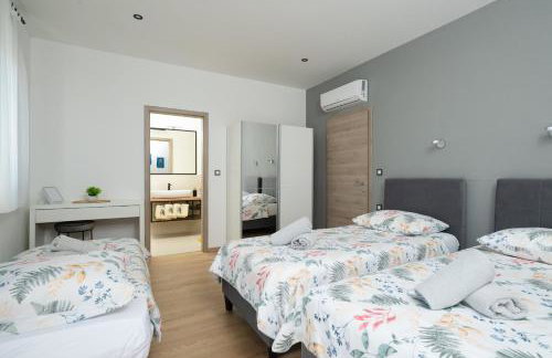 Villa Posidonia near Pula with sea view and surrounded by olive trees - Foto 44