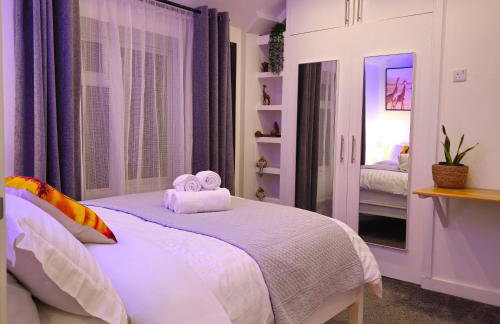 Spacious 4-Bed Home Free Parking, Private Garden - EcuaStay - Foto 24