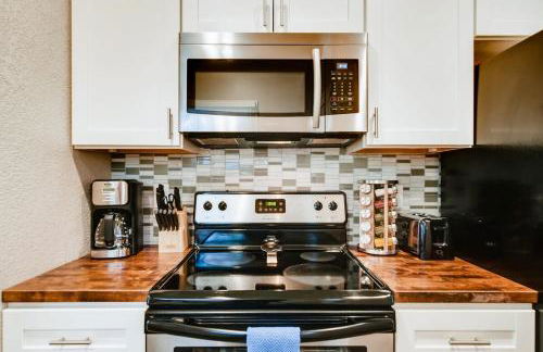 Olympic House Downtown w Hot Tub Fire pit & BBQ - Foto 18