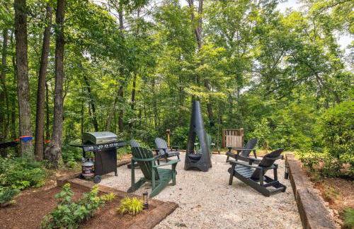 Pet-Friendly Lake Lure Cabin with Outdoor Oasis! - Foto 2