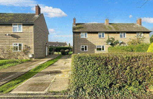 Peterborough Nice House with garden free parking - Foto 1