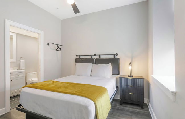 Bywater Suite Hotel - Photo 40