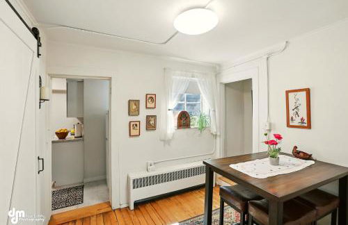 Coastal Cabin - Downtown Historical Log Home - Foto 29