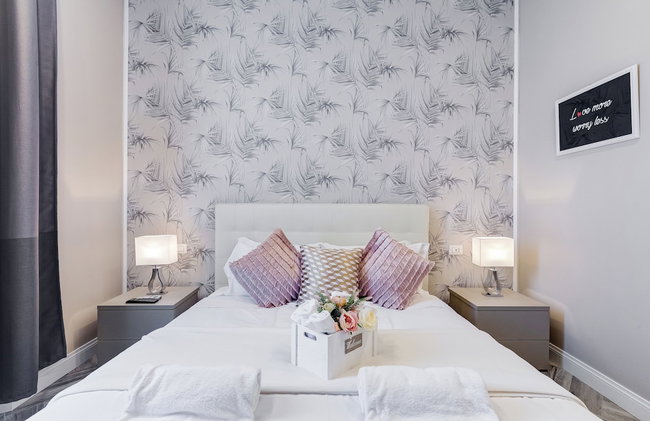 Hanky Suite - Photo 6