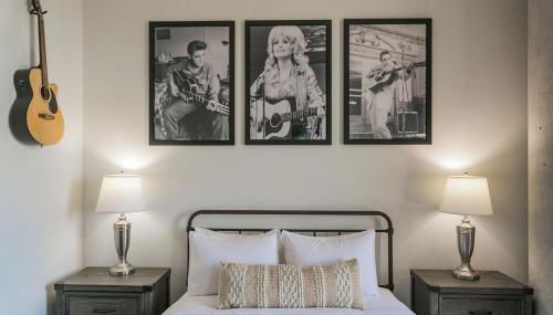 Mid Century Modern Downtown Condo | 30+ Night Min - Foto 2