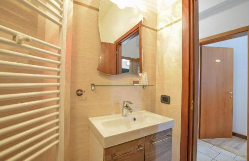 2 Bedroom Amazing Home In Sovramonte - Foto 23