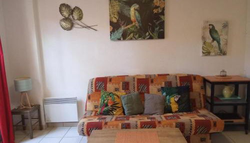 t3 duplex la maison du perroquet 2 chambres 2 piscines dans un village de vacances a saint geniez d'olt aux portes de l'Aubrac - Photo 5