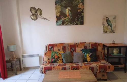 t3 duplex la maison du perroquet 2 chambres 2 piscines dans un village de vacances a saint geniez d'olt aux portes de l'Aubrac - Photo 5