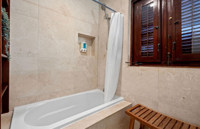 Otium Rentals Penthouse w 2 Terraces - Photo 38