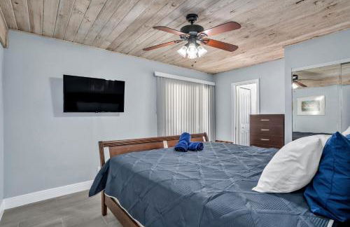 4 bd Near beach spacious solar heated pool waterfront home - Photo 14