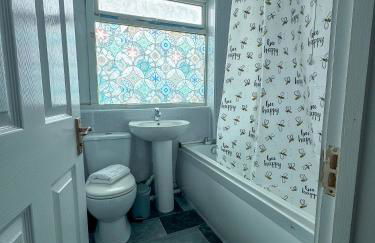 Cosy 3BR Flat With Free Parking Near Marina - Foto 38