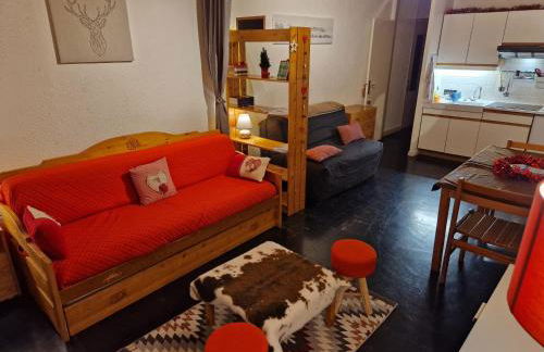 Résidence LES CHAMOIS - aux pieds des pistes de Chamrousse - Foto 15